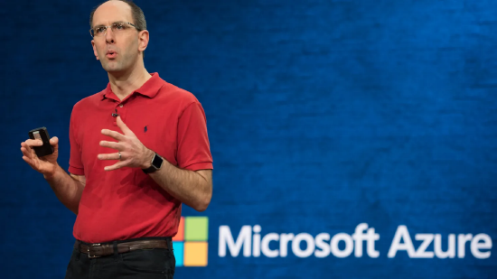 微软发布新一代高性能 AI 推理芯片