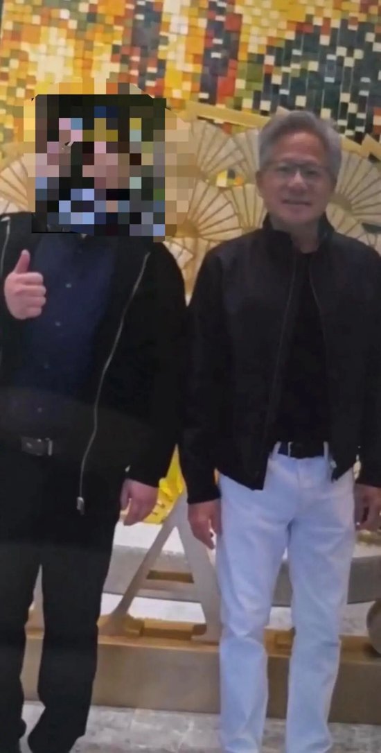 现场视频来了！黄仁勋已到深圳，现身公司楼下，“周边经济链”浮现！