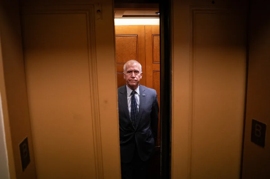 鲍威尔给继任者的重磅忠告，尽显其与特朗普的博弈始末