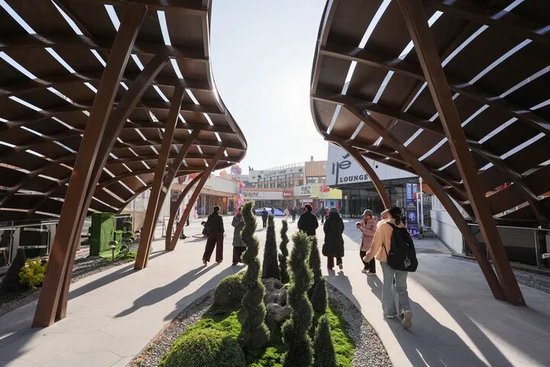 港媒关注：北京、上海GDP是如何突破5万亿元的？