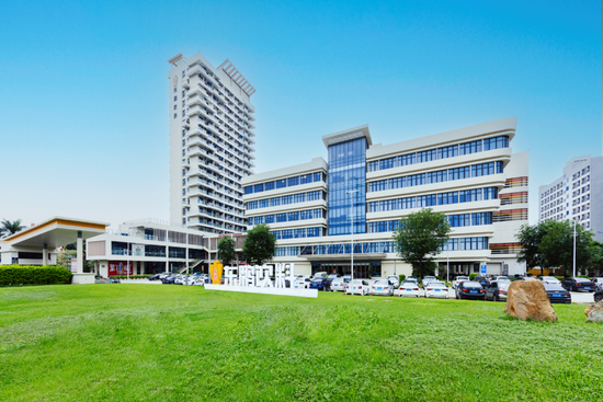 东鹏饮料成功登陆港交所：募资超百亿市值超千亿 中国能量饮料市场第一