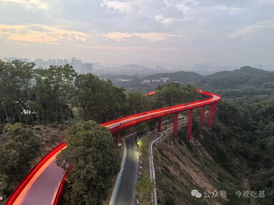 都难都难，国投瑞银也很难！