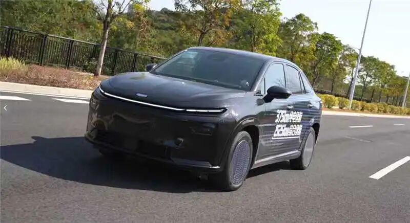 吉利中国星首推375 km超长纯电续航增程车，终结A+级SUV市场的“价值困局”