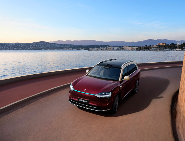 从《星光之夜》看问界M9重构高端汽车市场的价值新范式