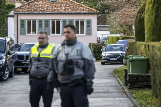 伊朗对特朗普双管齐下:一边让步,一边武力威慑