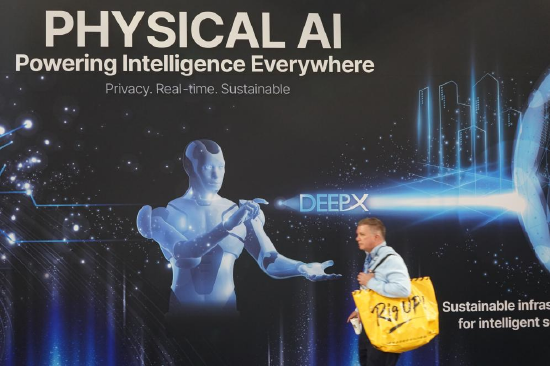 2月18日外盘头条:美伊核谈判达成总体共识 美布两油承压 苹果三款AI穿戴设备曝光 Meta扩大与英伟达的合作