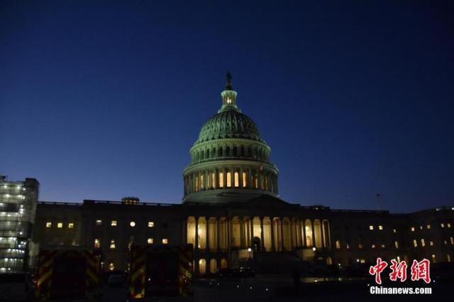 自诩“美国黄金时代”,特朗普“史上最长”国情咨文遭群嘲 两党恶斗升级