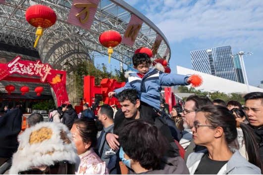 60亿词翻译+5万岗位：技术向下如何支撑体验向上？