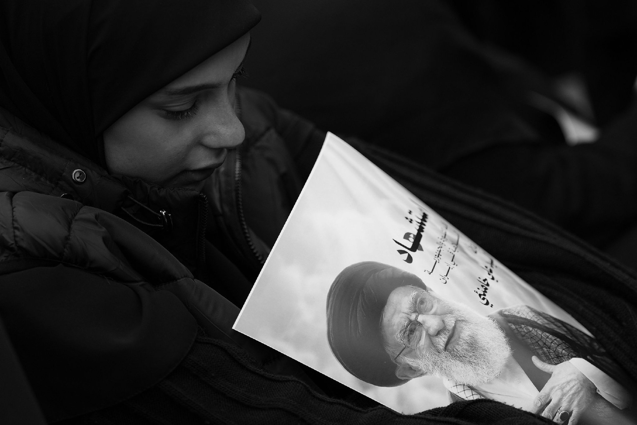 哈梅内伊：在抗争中落幕