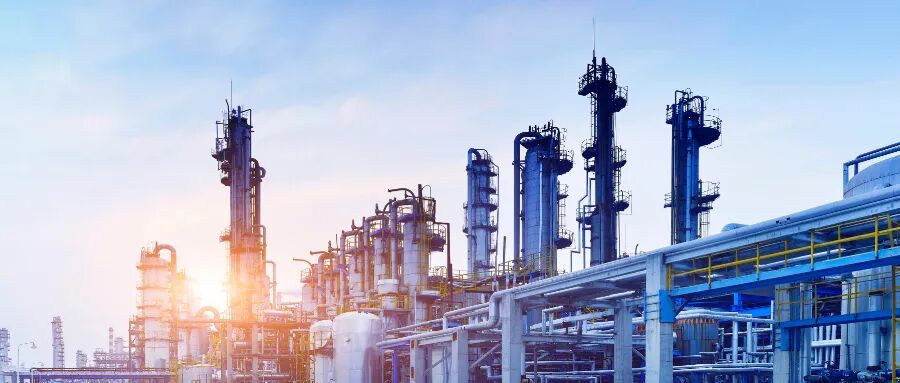 美以联手空袭伊朗，油气股集体涨停！国金证券陈屹：化工供应链重构在即，这几类产品价格有望飙升