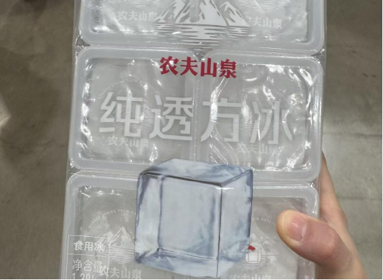 越骂越火?山姆一冰块卖37.9元,多门店已售罄!网友两派吵翻天