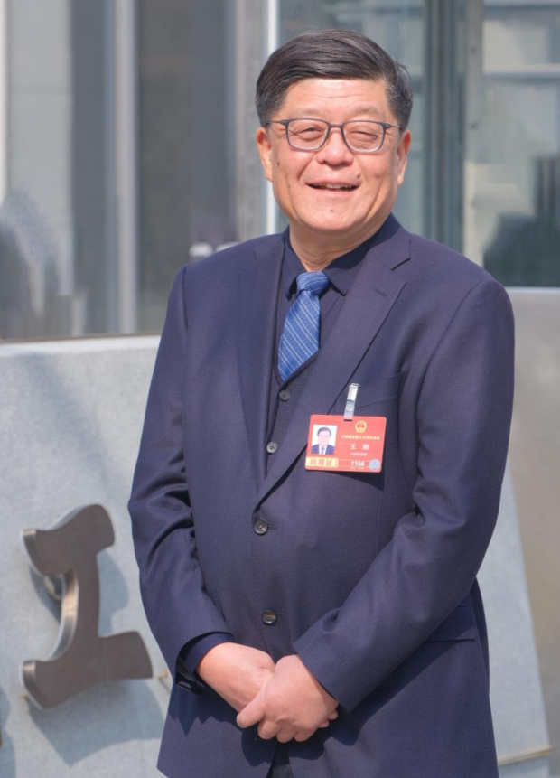 全国人大代表王刚：建议加快钙钛矿光伏技术研发 构筑行业新护城河