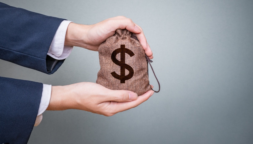 “十五五”规划纲要草案提出“稳步扩大中等收入群体规模”，如何实现？