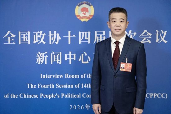 李连柱:独居和空巢老人超1.3亿 建议发展家庭陪伴机器人丨委员声音