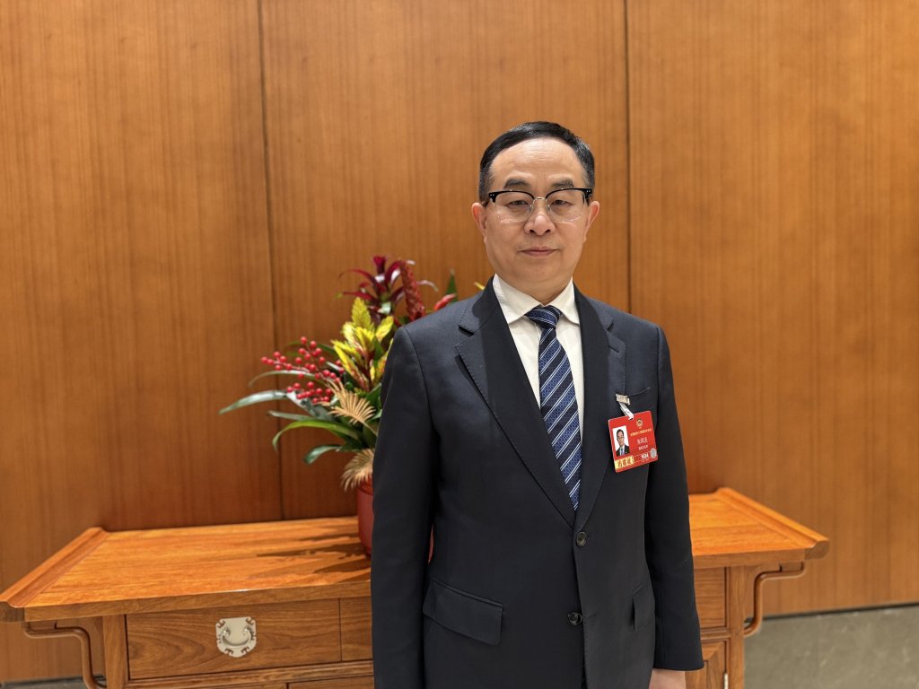 朱同玉委员建议:医生薪酬不得与创收挂钩,“不该开的刀不开”