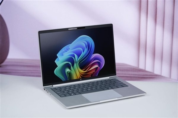 存储短缺重创PC市场!2026年出货大跌12%:入门级PC末日来了