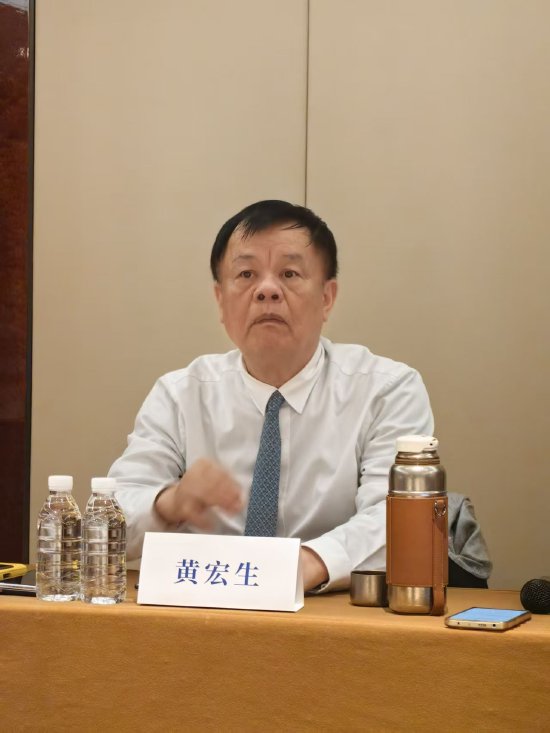 对话黄宏生:中国人爱喝茶,无吸毒恶习,“平均百岁”是趋势