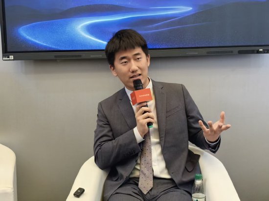 直击AWE丨对话松延动力创始人姜哲源:2026年目标是销量破万台