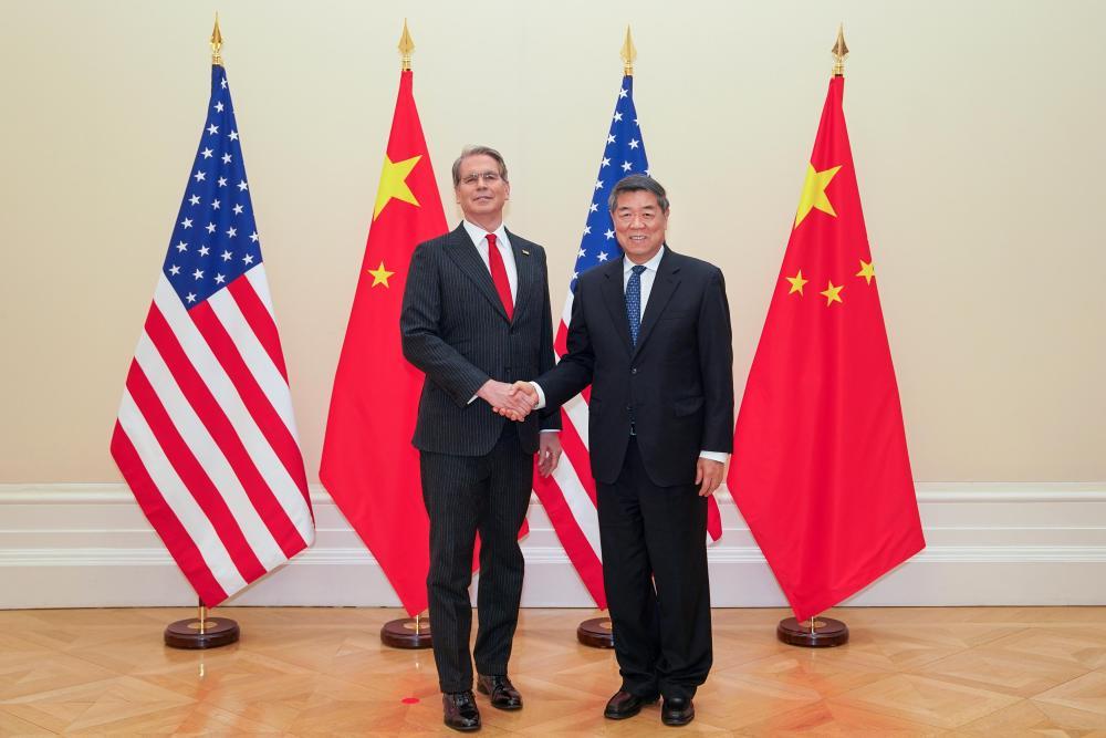 美方澄清“威胁推迟访华”报道，巴黎磋商形成新的经贸共识，中美释放战略稳定信号