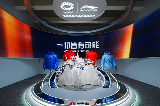 李宁集团发布2025年全年业绩：收入295.98亿，毛利为144.89亿