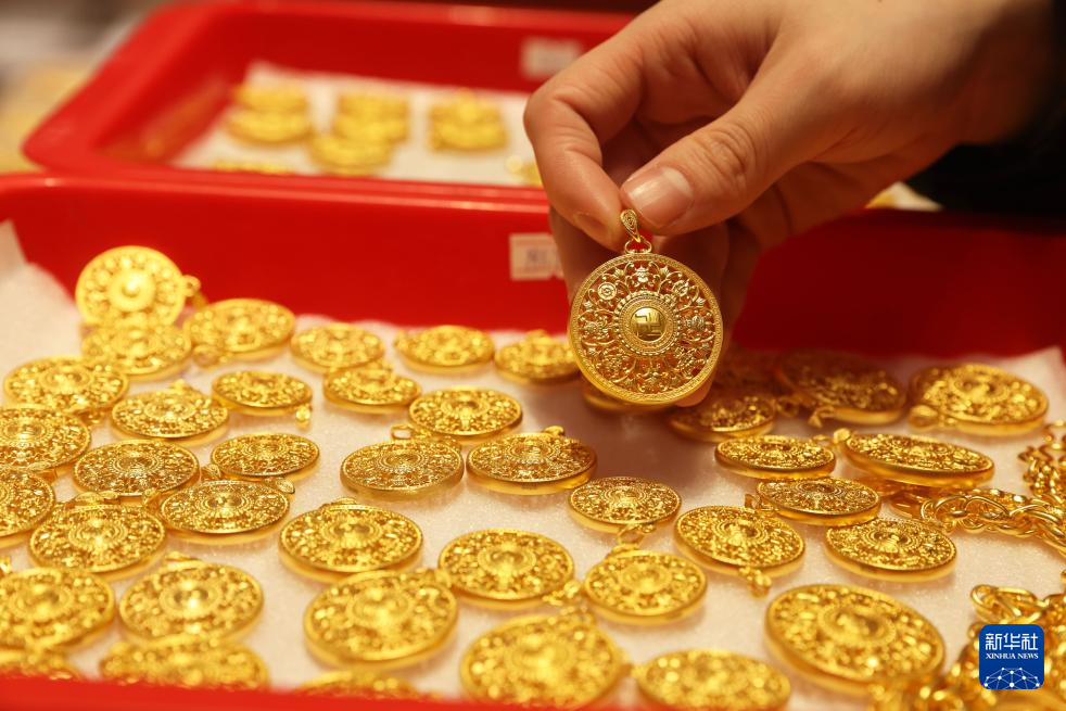 顾嘉时 | 乱世黄金也会跌：这轮金价震荡给普通人的提醒
