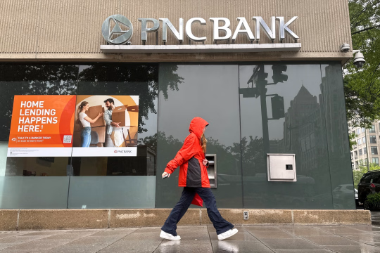 PNC盈利上涨，受益于强劲的客户业务活动