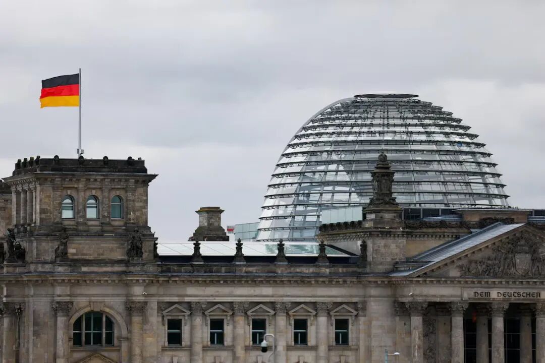 欧元EURUSD警报拉响：德国增长腰斩，通胀反扑正在逼近临界点，ECB“鹰而不动”