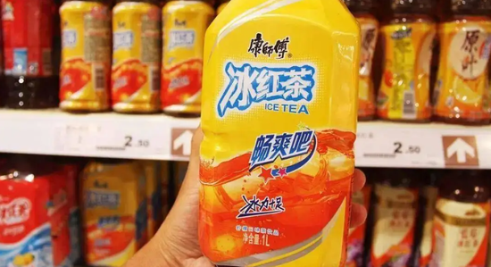 九年来首现营收下滑!“饮品一哥”陷核心业务失速怪圈