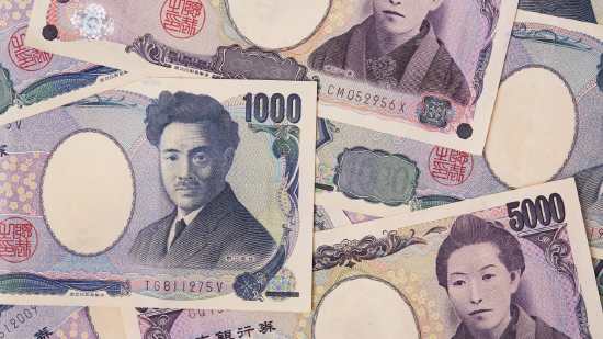 日本大型银行创下利润新高,但分析师警示风险加剧、增长或将放缓