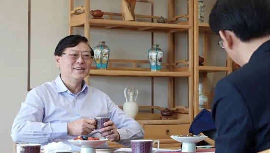 联想集团杨元庆：企业级AI的市场规模更会超过智能终端