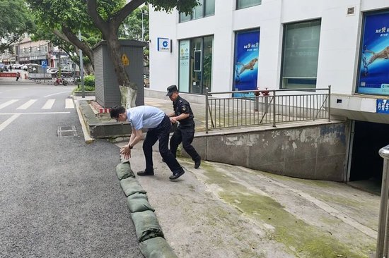 风雨同心！建设银行全力支持防汛救灾工作