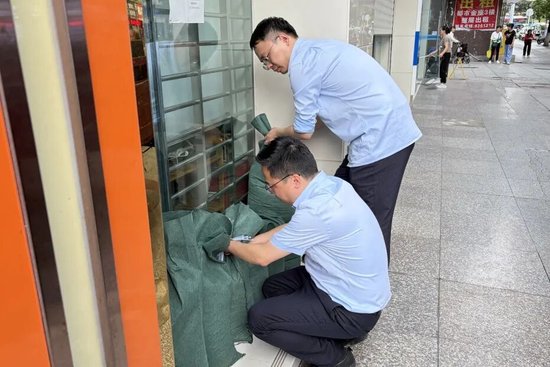 风雨同心！建设银行全力支持防汛救灾工作