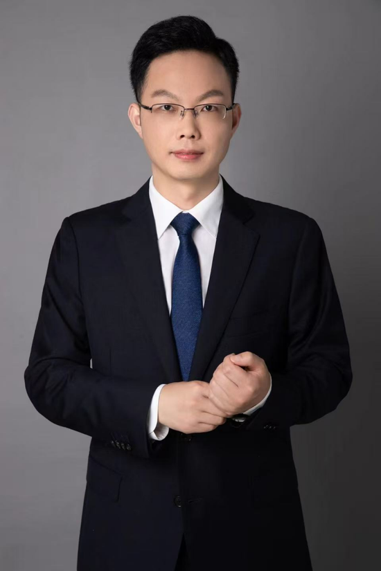 “韬定律”引爆芯片股行情！六位基金经理深度拆解